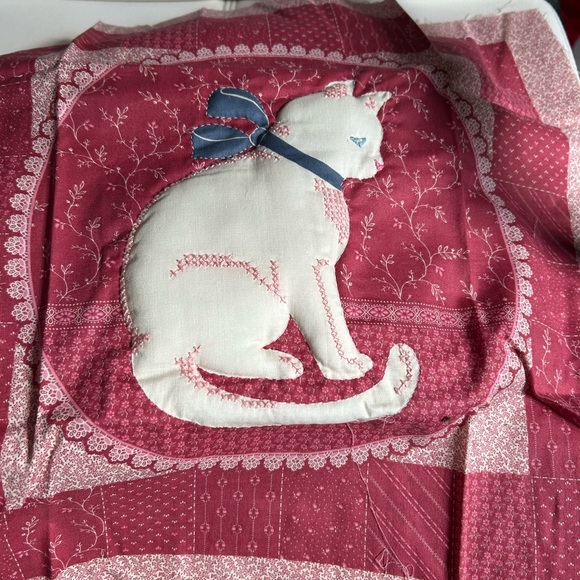 4/$50 vintage pillow throws Elegant Cat Patterned Quilt for Pets 🪡 - Picture 5 of 7